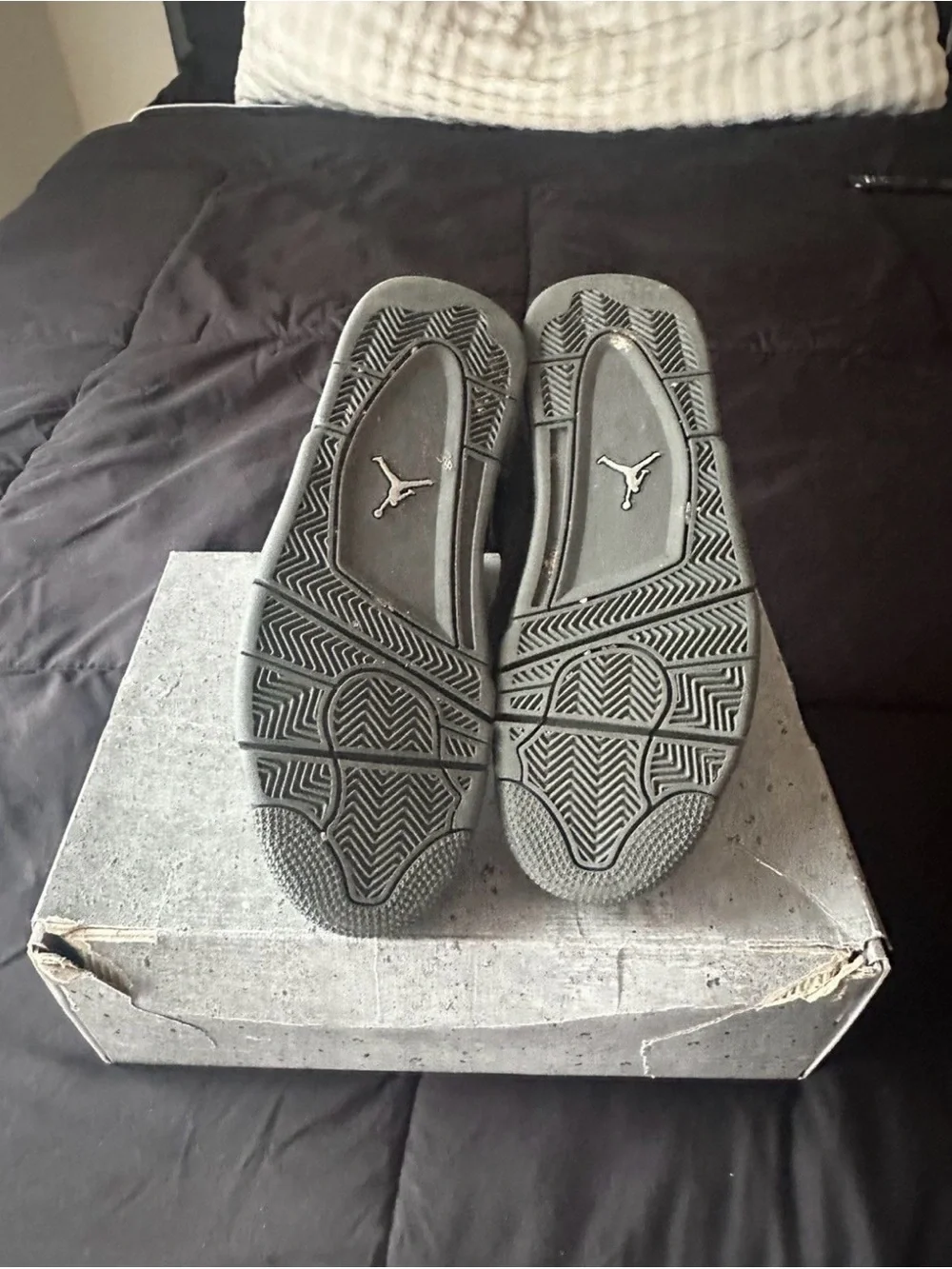 Cement jordan 4s